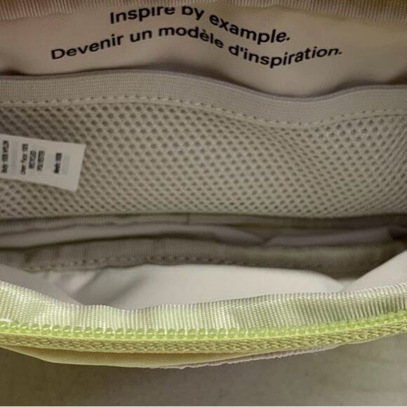 Lululemon Athletica Lime Green Pouch with Maple Leaf Patch - Picture 4 of 6